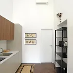 Giovio Loft شقة ميلان