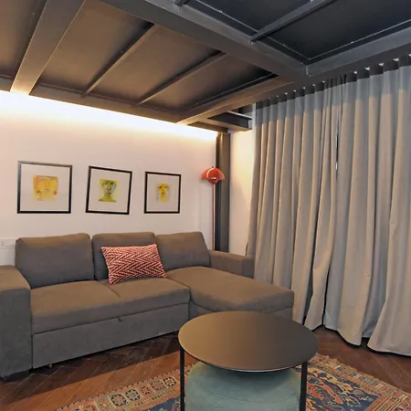 Giovio Loft * Milán
